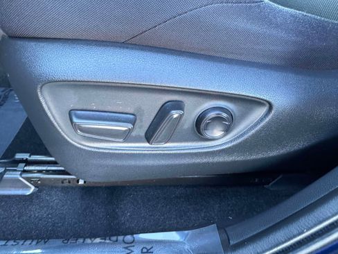 Certified 2023 Toyota Venza LE image 22