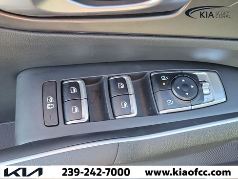 Certified 2025 Kia Sorento S w/ Panoramic Sunroof Package FWD image 24