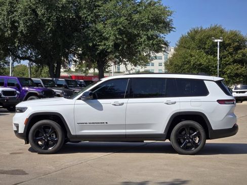 Used 2023 Jeep Grand Cherokee L Limited w/ Luxury Tech Group II RWD image 4