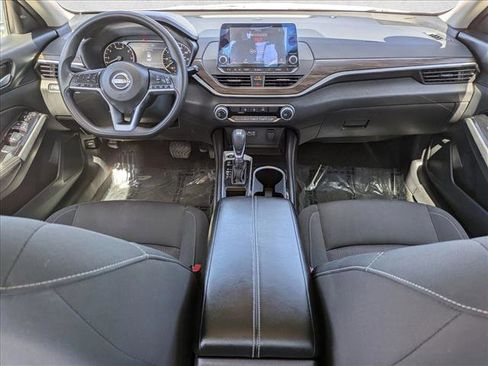Used 2023 Nissan Altima 2.5 SV FWD image 18