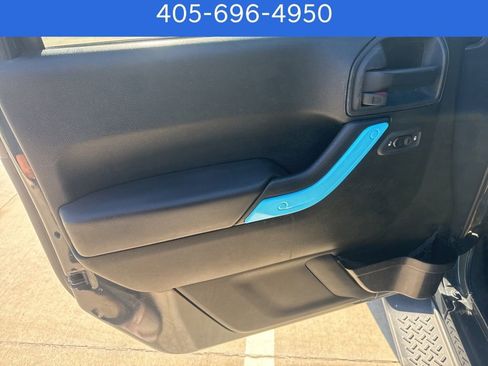 Used 2018 Jeep Wrangler Unlimited Sahara w/ Connectivity Group image 14