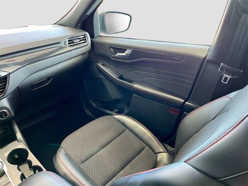 Used 2025 Ford Escape ST-Line image 21