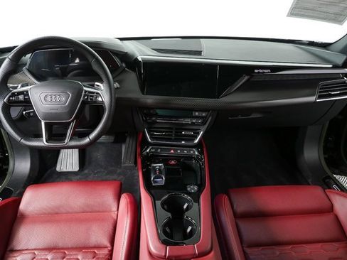Used 2023 Audi e-tron GT Prestige image 18
