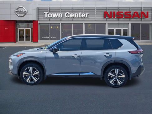Used 2021 Nissan Rogue Platinum FWD image 4