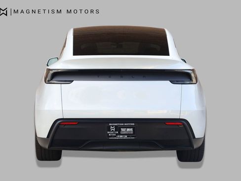 Used 2026 Tesla Model Y 2WD image 8
