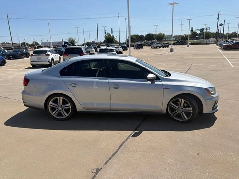 Used 2016 Volkswagen Jetta GLI SEL FWD image 2