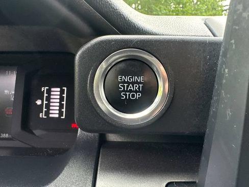Certified 2025 Toyota 4Runner SR5 AWD/4WD image 36