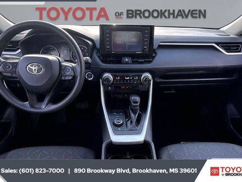 Used 2022 Toyota RAV4 XLE w/ Convenience Package AWD/4WD image 15