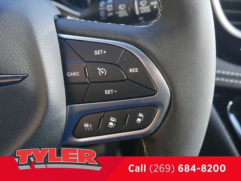 New 2026 Chrysler Pacifica Select image 29