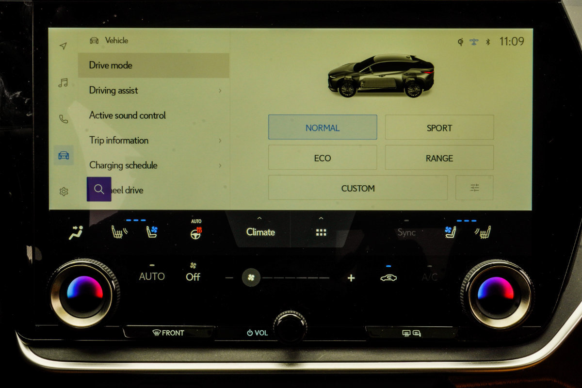 Used 2023 Lexus RZ 450e Premium w/ Cold Area Package AWD/4WD image 27