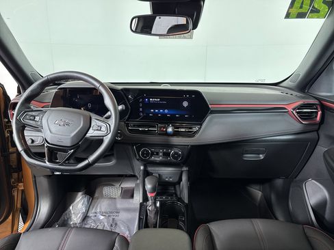 Used 2024 Chevrolet TrailBlazer RS w/ Convenience Package image 4