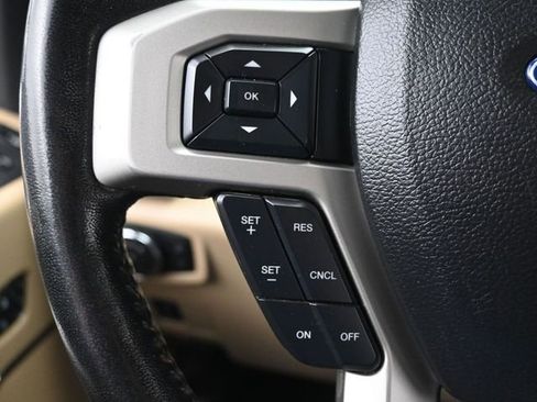 Used 2018 Ford F250 Lariat w/ Chrome Package image 17