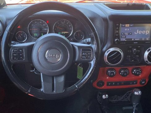 Used 2012 Jeep Wrangler Unlimited Sahara w/ Connectivity Group AWD/4WD image 11