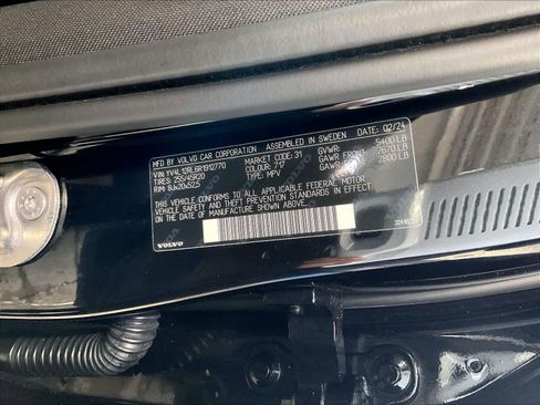 Used 2024 Volvo XC60 B5 Plus image 34