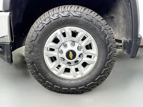 Used 2023 Chevrolet Silverado 2500 LT image 37