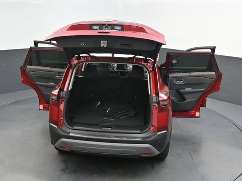 Used 2021 Nissan Rogue SV w/ Premium Package image 36