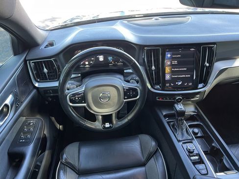 Used 2019 Volvo S60 T6 R-Design image 22