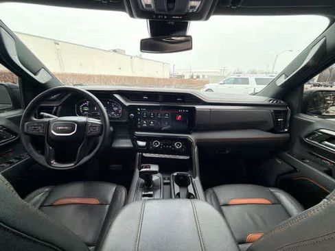 Used 2024 GMC Sierra 1500 AT4 w/ AT4 Preferred Package AWD/4WD image 18
