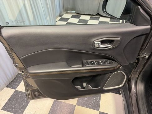 Used 2017 Jeep Compass Limited AWD/4WD image 14