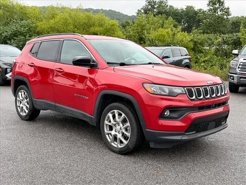 Used 2023 Jeep Compass Latitude AWD/4WD image 18