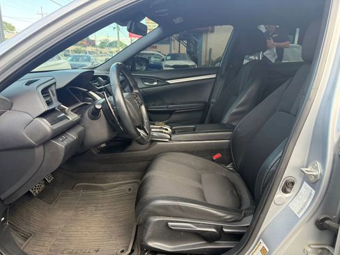 Used 2020 Honda Civic Sport image 9
