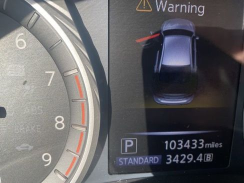 Used 2018 INFINITI Q50 Luxe w/ Essential Package (3.0T Luxe) image 9