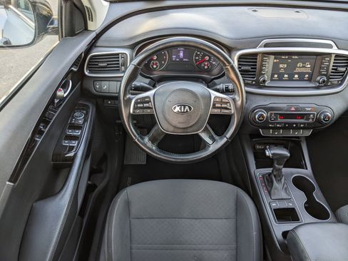 Certified 2020 Kia Sorento S image 12