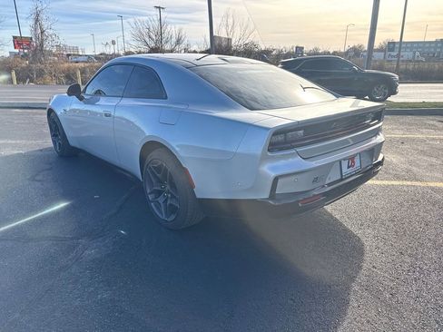 Used 2024 Dodge Charger R/T w/ Plus Group image 8