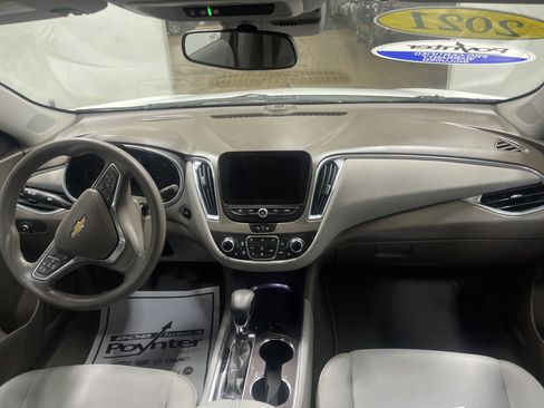 Used 2021 Chevrolet Malibu LT image 22