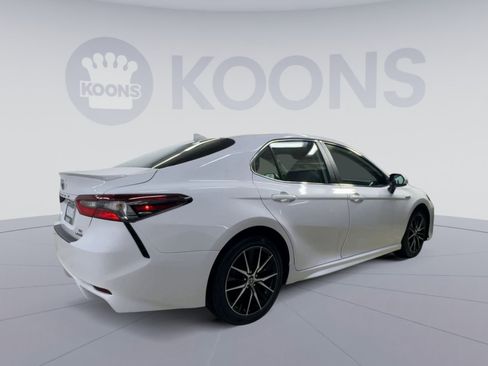 Used 2021 Toyota Camry SE FWD image 11