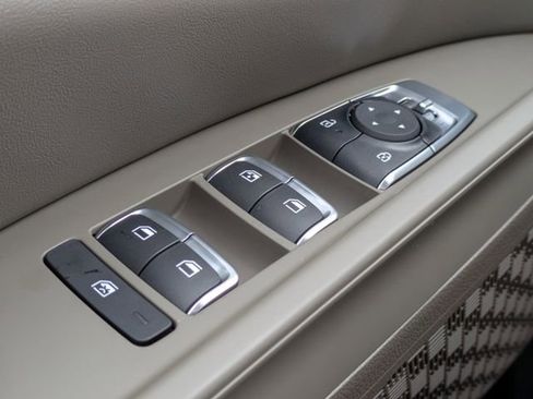 New 2026 Kia Carnival LXS FWD image 29