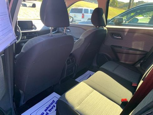 Used 2023 Nissan Rogue SV image 10