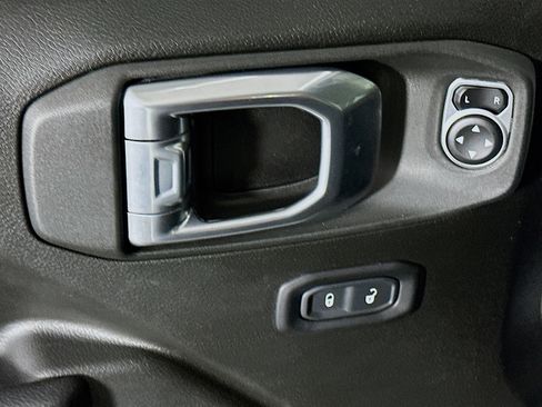 Used 2023 Jeep Wrangler Sport S image 15