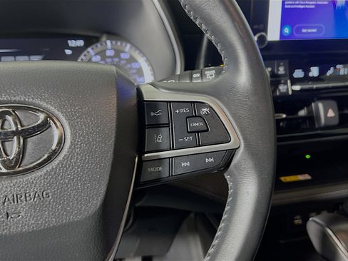 Used 2023 Toyota Highlander XSE image 20