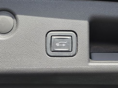 Used 2022 Chevrolet Equinox LT FWD image 16