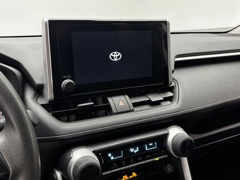Used 2025 Toyota RAV4 LE FWD image 21