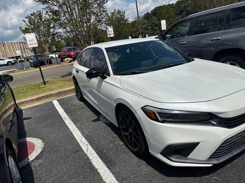 Used 2023 Honda Civic Sport image 3