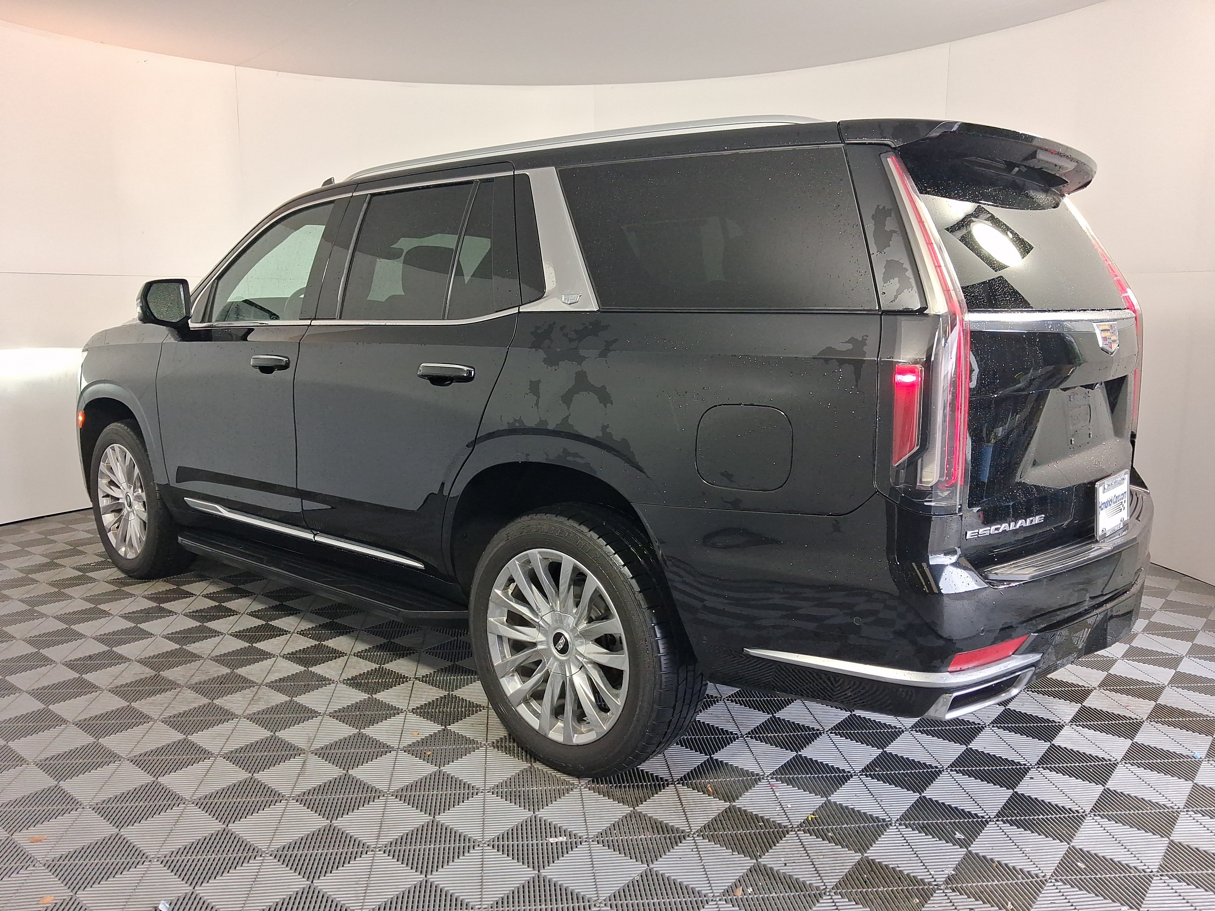 Used 2022 Cadillac Escalade Premium Luxury AWD/4WD image 8