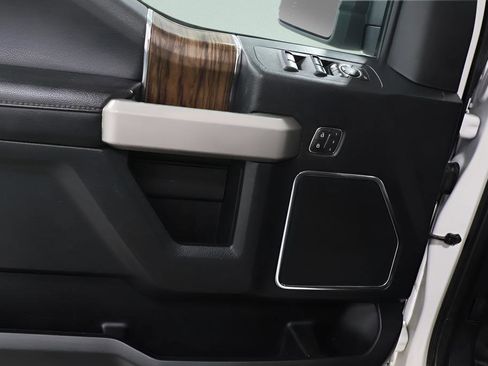 Used 2020 Ford F150 Lariat w/ Equipment Group 502A Luxury AWD/4WD image 23