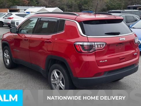 Used 2024 Jeep Compass Latitude image 4