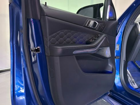 Used 2020 BMW X5 M Competition w/ Executive Package image 17