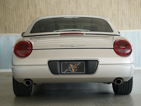 Used 2004 Ford Thunderbird RWD image 9