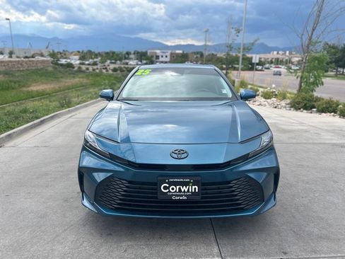 Used 2025 Toyota Camry LE w/ Convenience Package FWD image 2
