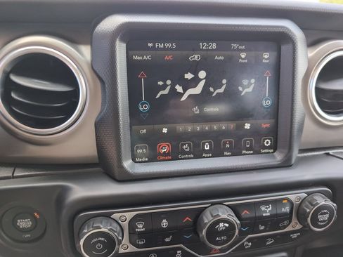 Used 2020 Jeep Wrangler Unlimited Rubicon AWD/4WD image 19