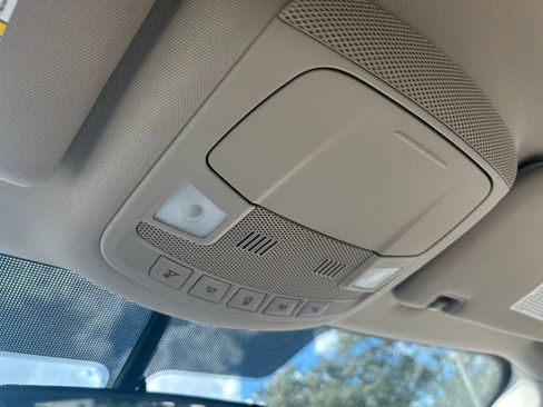 Used 2019 Lincoln MKC Select w/ Select Plus Package image 50