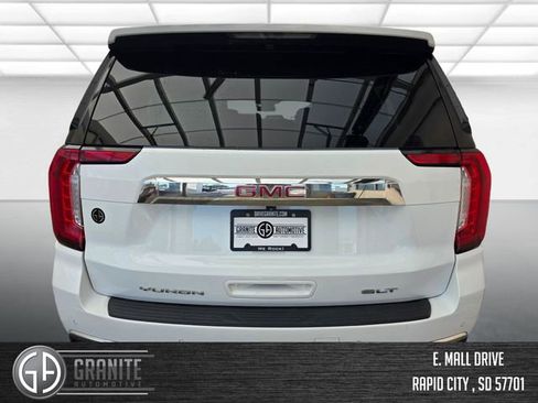 Used 2024 GMC Yukon XL SLT image 4