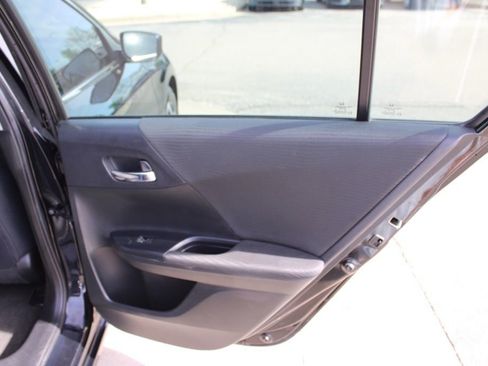 Used 2017 Honda Accord LX image 22