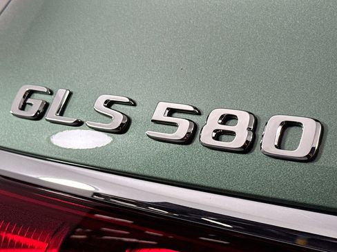 New 2026 Mercedes-Benz GLS 580 4MATIC image 9