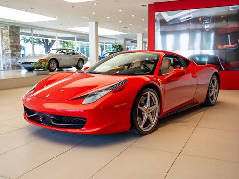 Used 2011 Ferrari 458 Italia Coupe RWD image 4