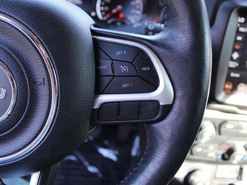 Used 2021 Jeep Renegade Trailhawk AWD/4WD image 16